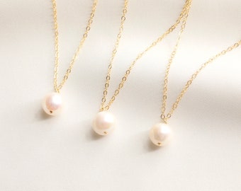 Dainty Pearl Necklace, Pearl Jewelry, Gold Filled, Freshwater Pearl, Mother of Pearl, Dainty Necklace, Gold Necklace, White Pearl