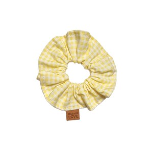 Azulejos amarillos y blancos de Scrunchie