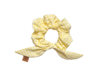 Scrunchie carreaux jaune et blanc avec noeud