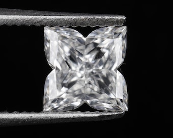 0,53 kt, 4,7 mm | In het lab gekweekte diamant | Leliegeslepen diamant | Bloemendiamant | Uniek geslepen diamant | CVD-diamant | Labdiamant voor hanger COM0019