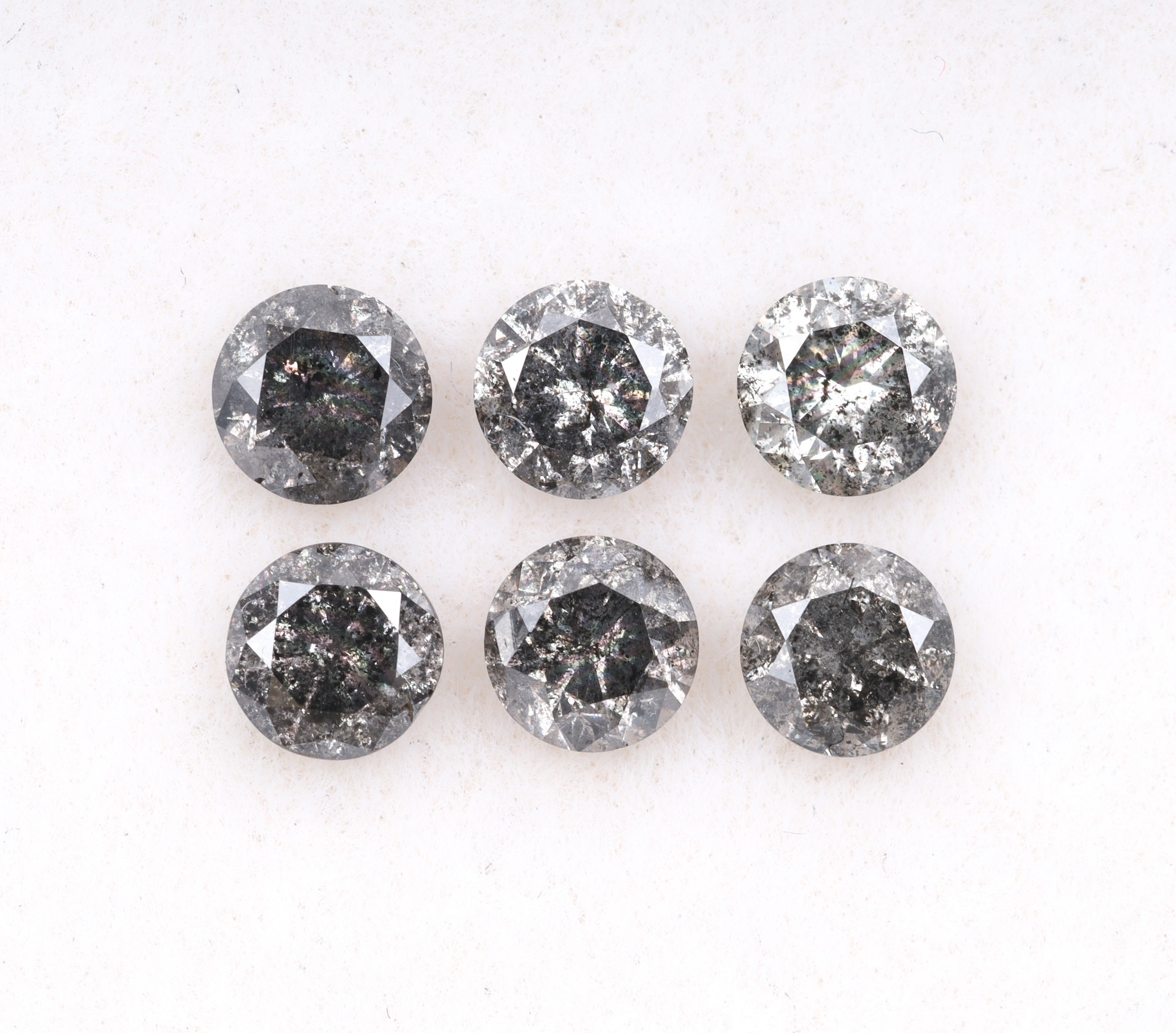 1.28カラット、3.7mm | ソルト＆ペッパーダイヤモンド | ラウンド