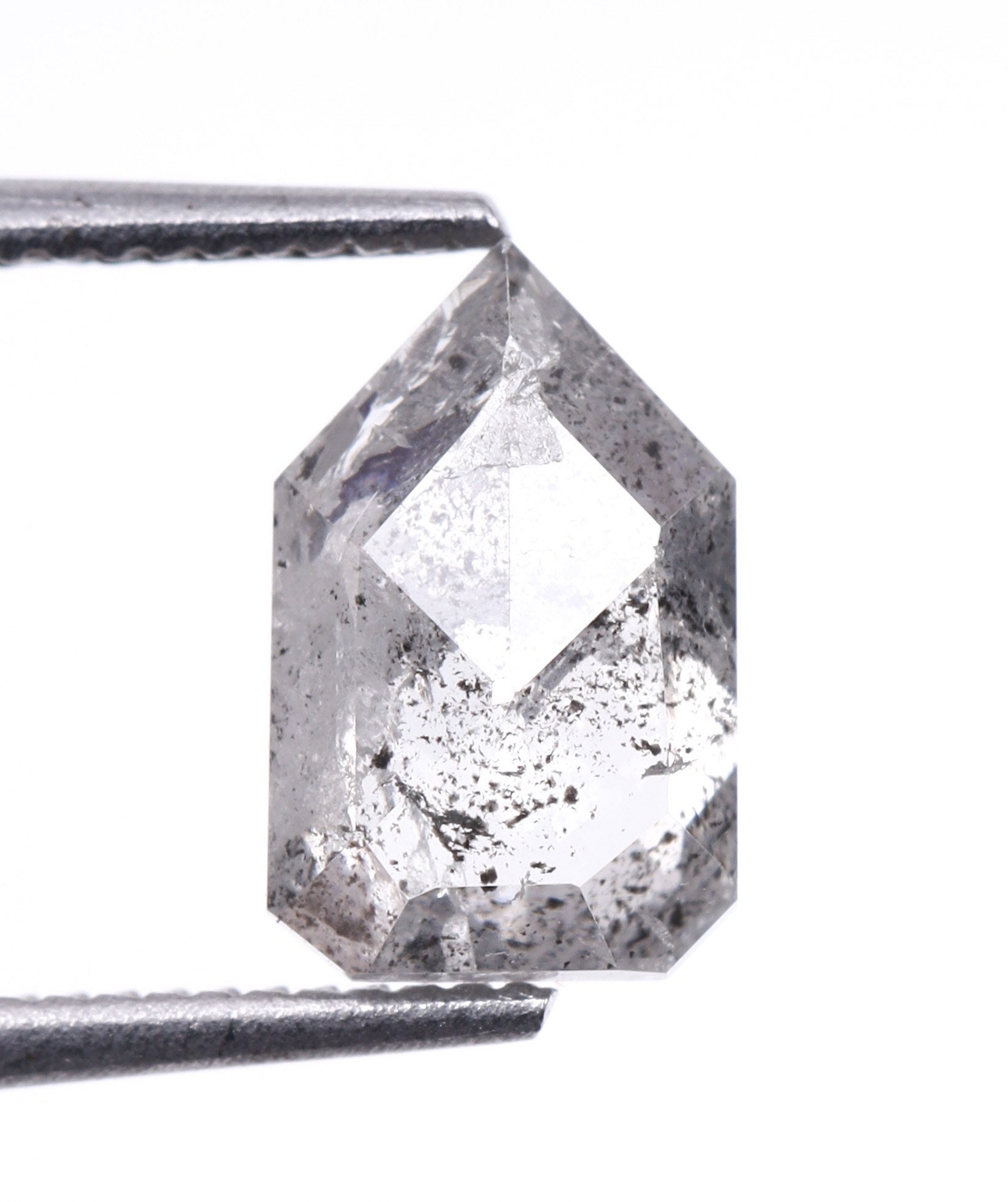 ダヤン　ソルト&ペーパー 1.34 CT, 7.3 X 5.9 MM | Salt and Pepper Pear Cut Diamond