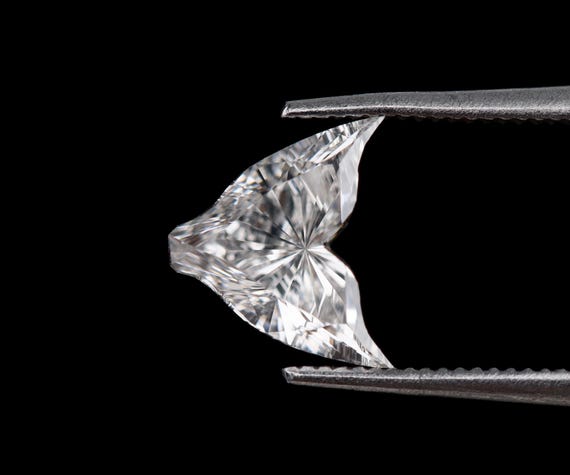 0.92 CT、6.3 x 7.1 MM | フィッシュテールダイヤモンド | ラボ