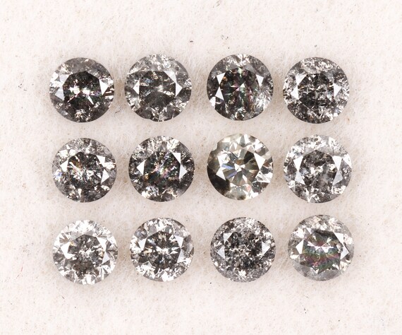 0.55カラット、2.2mm | ソルト＆ペッパーダイヤモンド