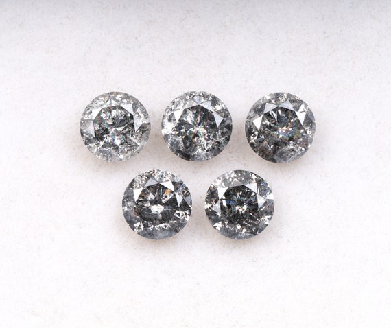 5.7 MM | ソルト＆ペッパーダイヤモンド | ラウンドブリリアントカット