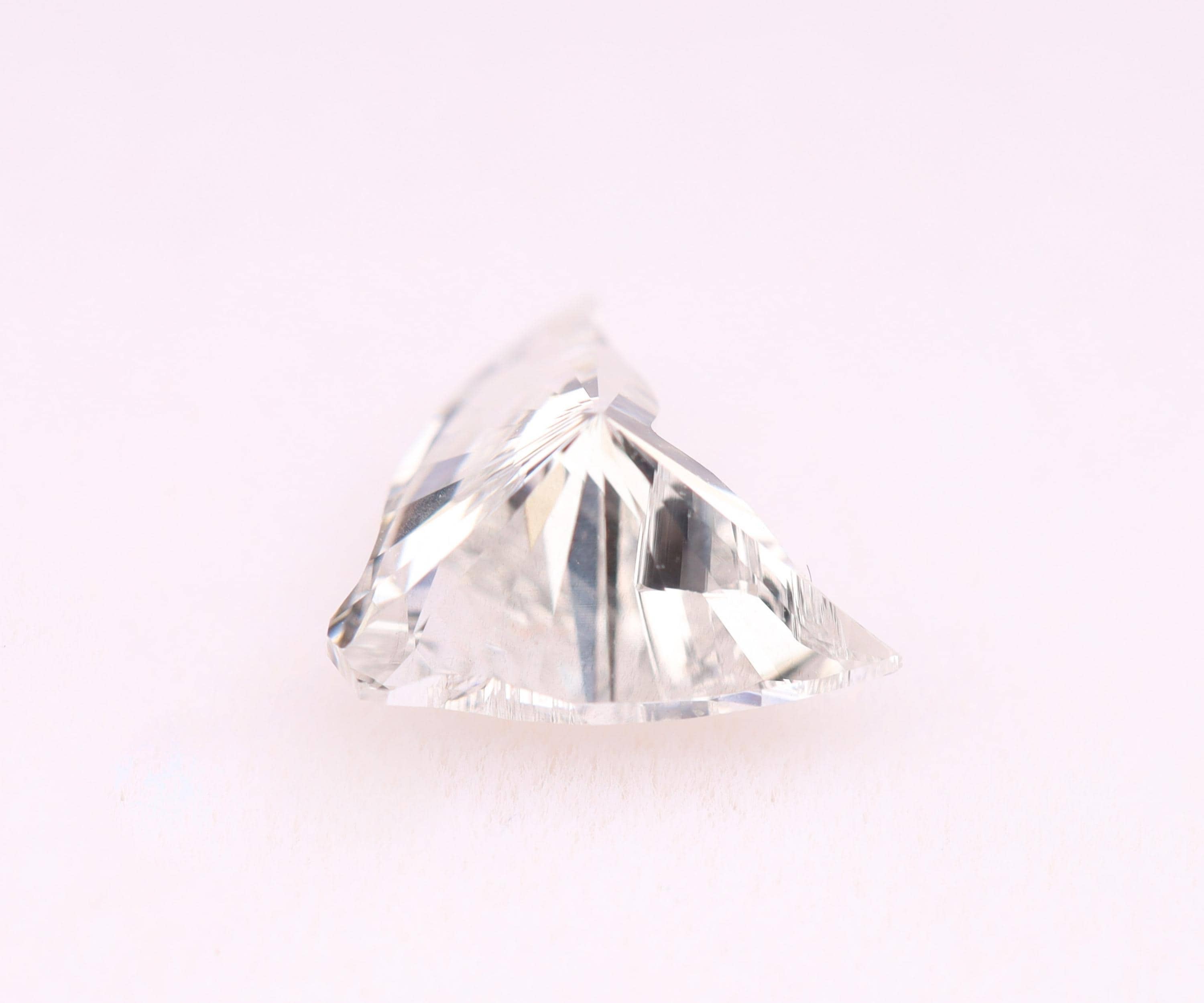 ラボグロウンダイヤモンド0.92ct 0.92 CT、6.3 x 7.1 MM | フィッシュテールダイヤモンド | ラボ
