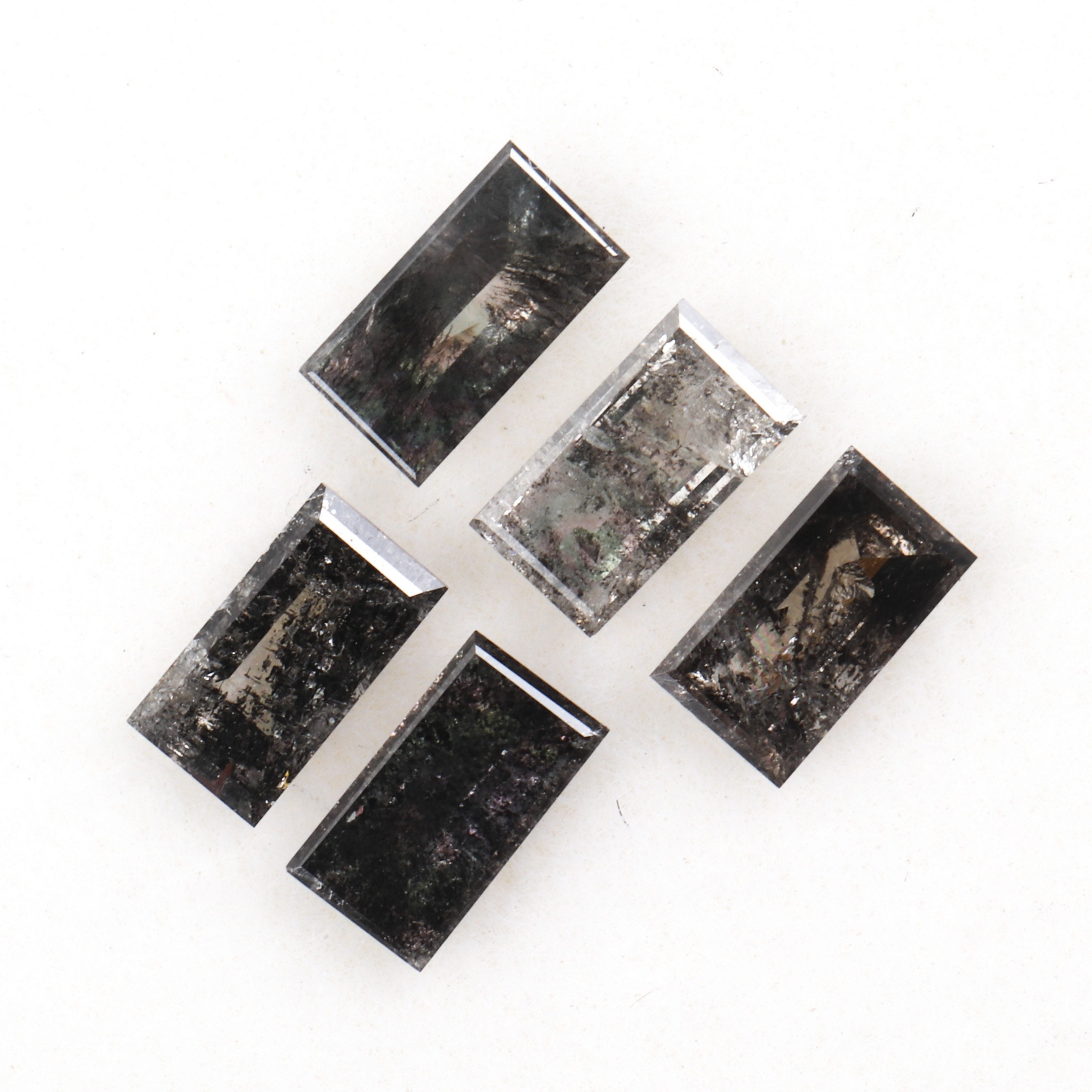 Kette Aus Schwarzen Diamanten Von Gewichtigen 200 Carat