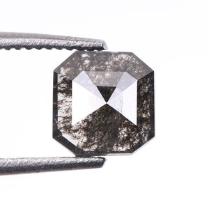 0.57カラット、5.1 x 5.0mm | ソルト＆ペッパーエメラルドカットダイヤモンド | 婚約指輪・結婚指輪用天然ルースダイヤモンド | MV0064