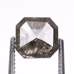 0.78カラット、5.3 x 5.1mm | ソルト＆ペッパーエメラルドカットダイヤモンド | 婚約指輪・結婚指輪用天然ルースダイヤモンド | OM6500