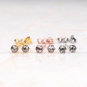 Pendientes de botón solitario, pendientes de botón de diamantes, pendientes con presión, pendientes minimalistas, pendientes delicados para mujeres y hombres, par de pendientes con engaste de garras.