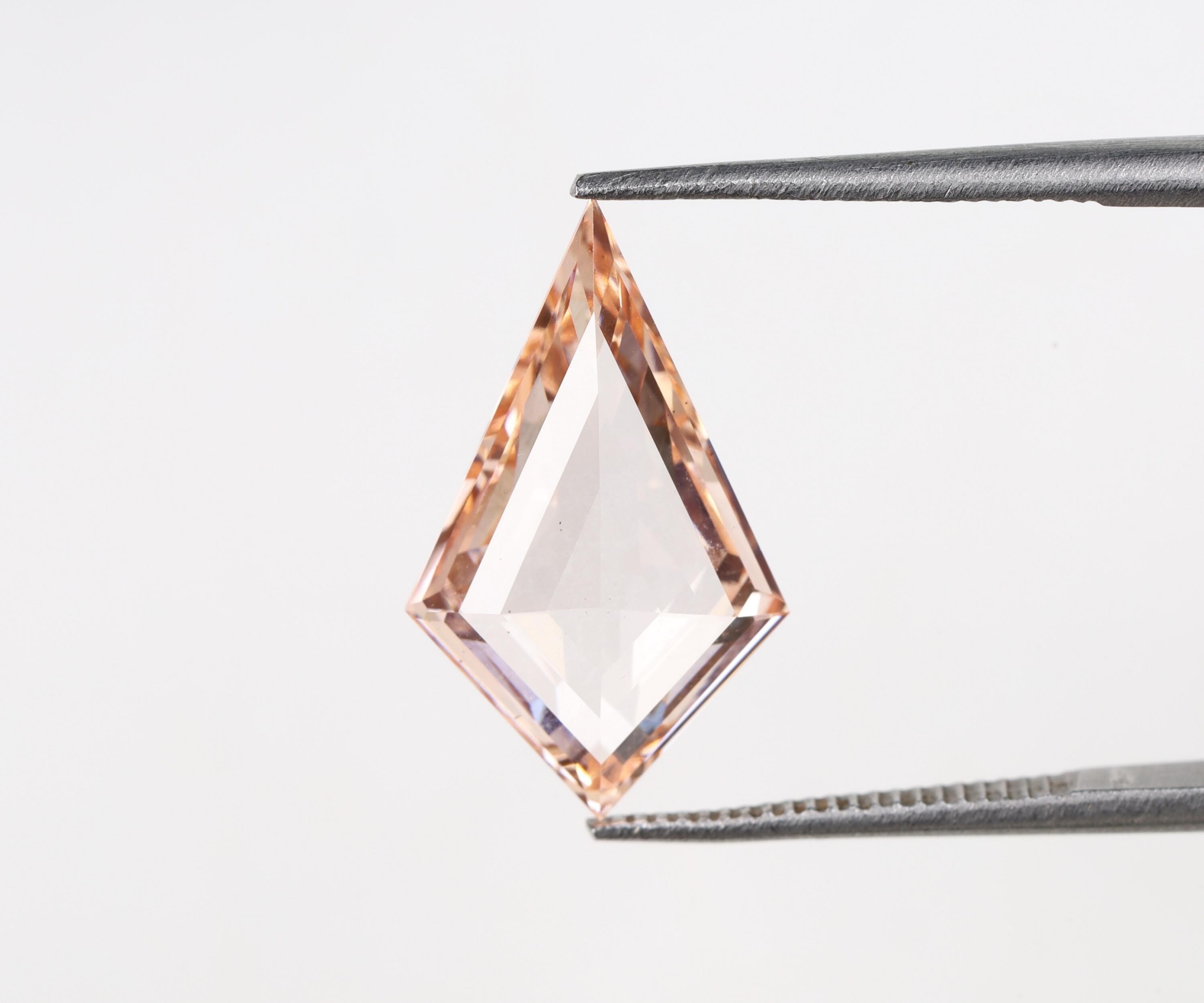 1.96カラット、15.0 x 9.0 mm | カイトカットダイヤモンド | ラボ