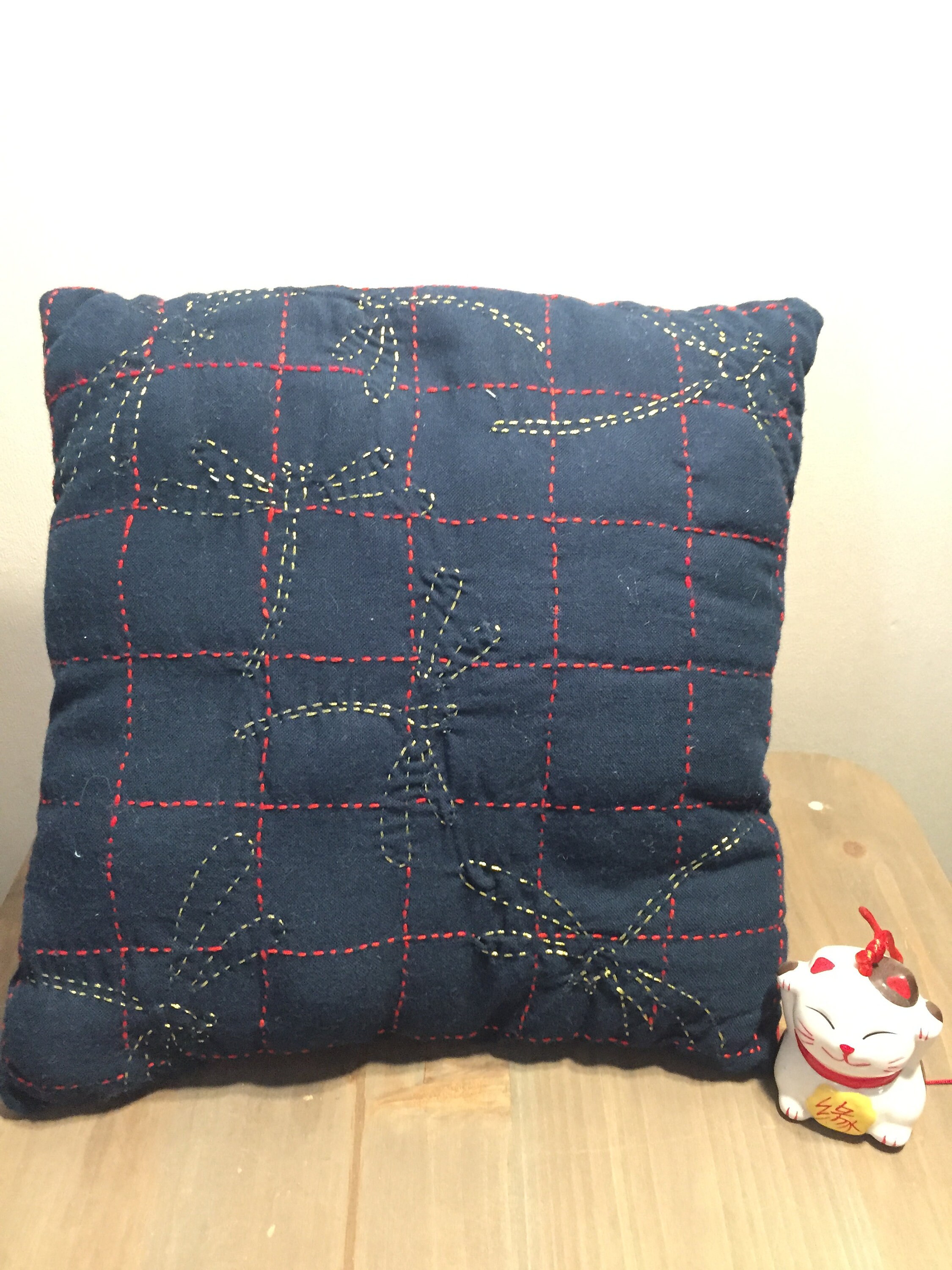 Coussin Brodé à La Main - Broderie Sashiko