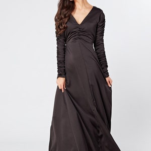Esmee Maxikleid aus schwarzem Crepe mit gerafftem Detail