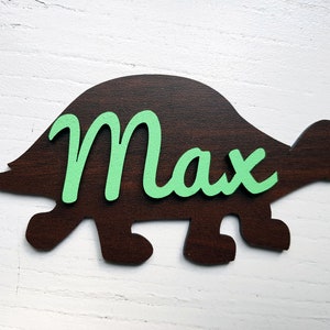 Targa in legno personalizzata a forma di tartaruga con nome per animali domestici, colori e dimensioni