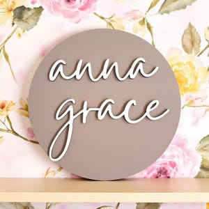 Letrero con nombre personalizado, decoración redonda de madera personalizada para guardería, placa para estante de dormitorio infantil, para puerta o caja de juguetes, regalo para bebé recién nacido de 10''
