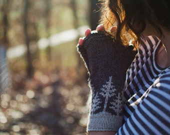 Black Mountain Mitts | Knitting Pattern | Fingerless Gloves | Wrist Warmers