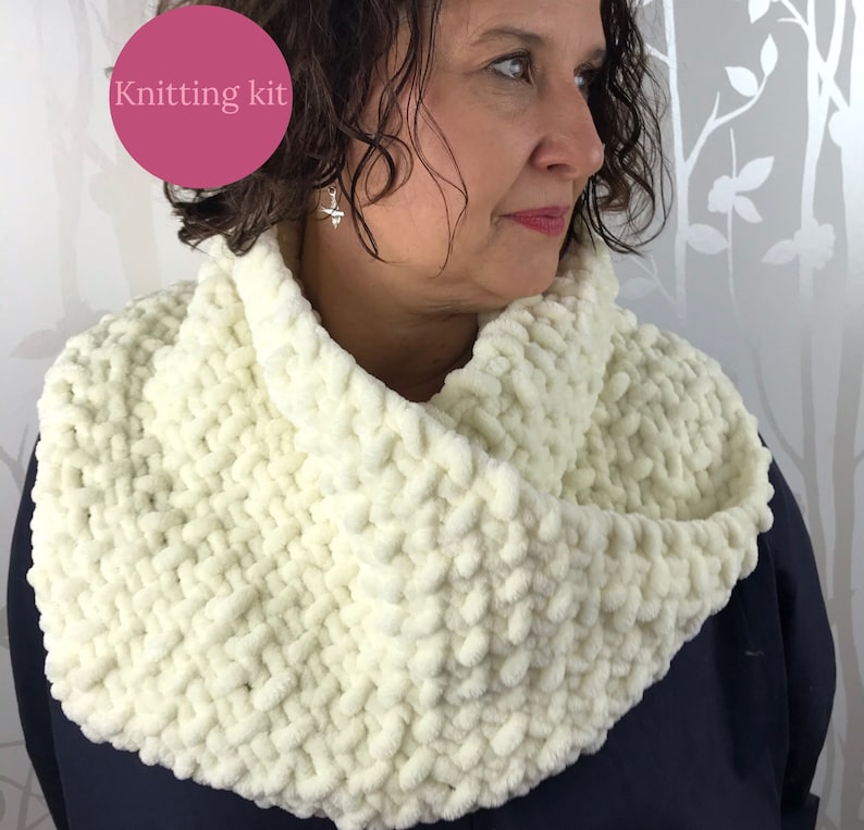 Downloadable Beginners Knitting Pattern for Chunky Scarf/snood Chunky