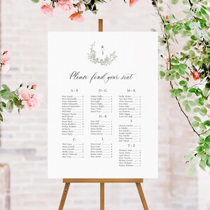Gráfico de assentos de casamento para impressão | Gráfico de assentos de guirlanda de rosas de caligrafia moderna | Arquivo Digital Semi Personalizado | Placa de casamento clássica para assentos