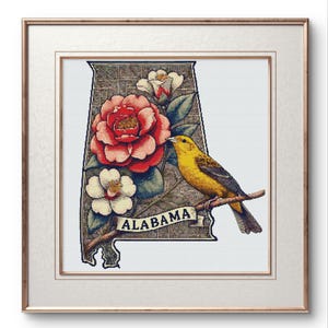 Carte de l'Alabama, modèle PDF au point de croix, symboles de l'État du marteau jaune et du camélia, broderie de style artistique, décoration DIY, téléchargement immédiat
