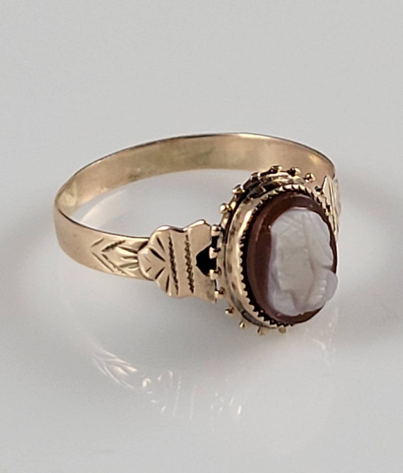 Antique Edwardian Carved Shell Cameo Ring in 10KT… - image 2