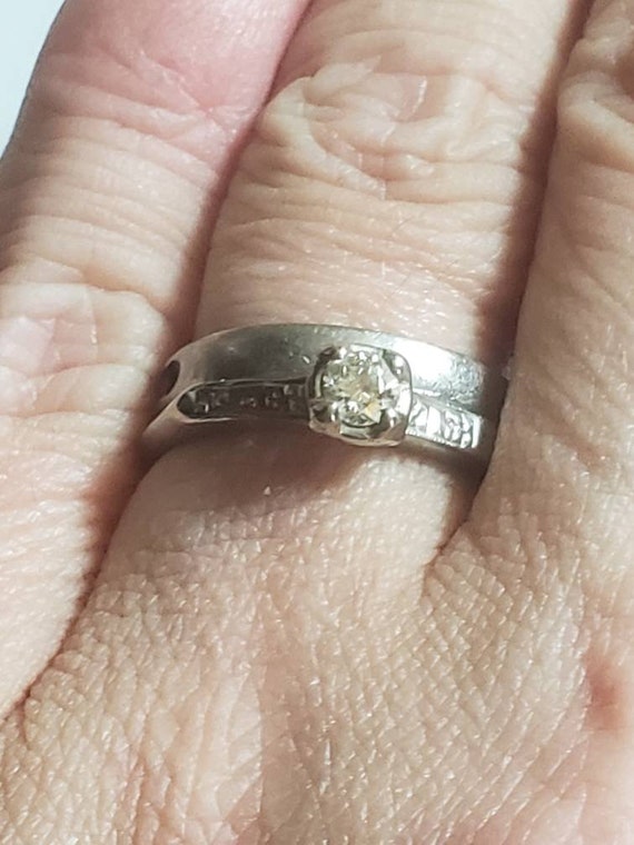 Charming 1940s Diamond 18KT White Gold Ring - image 9
