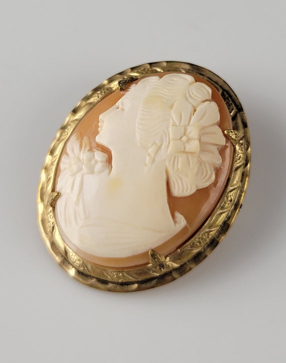 Antique Shell Cameo in a Rolled Gold Frame - image 3