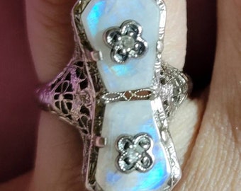 Antique Belais Moonstone & Diamond 14KT White Gold Ring