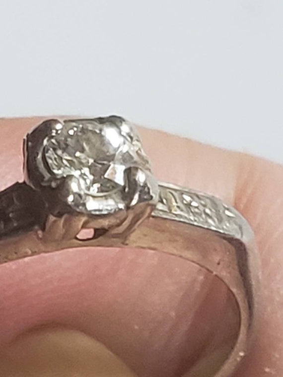 Charming 1940s Diamond 18KT White Gold Ring