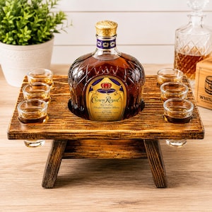 Mueble minibar, mueble minibar de madera, soporte para whisky grabado a medida, soporte para botellas de licor, regalo de cumpleaños para él.