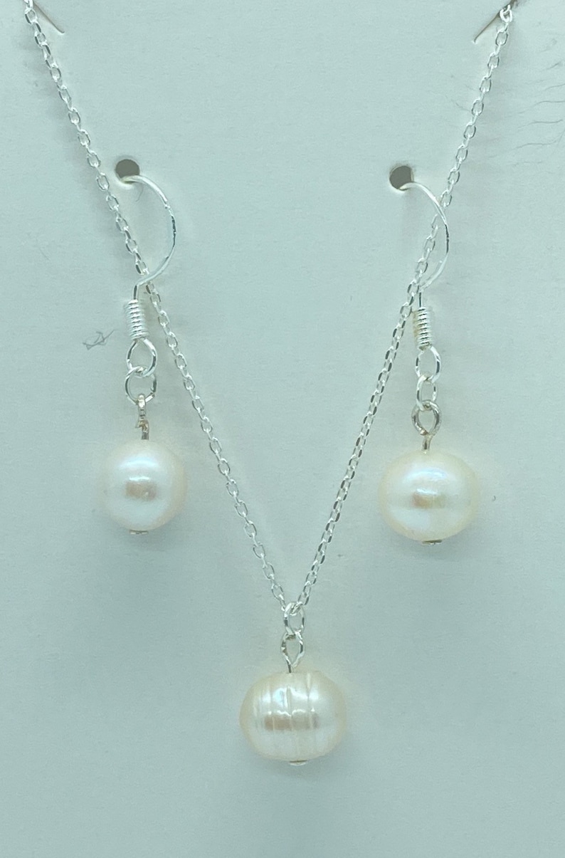 925 Sterling Silver Filled Freshwater Pearl Studs Pendant Set 925 Sterling Silver Filled Freshwater Pearl Studs Pendant Set
