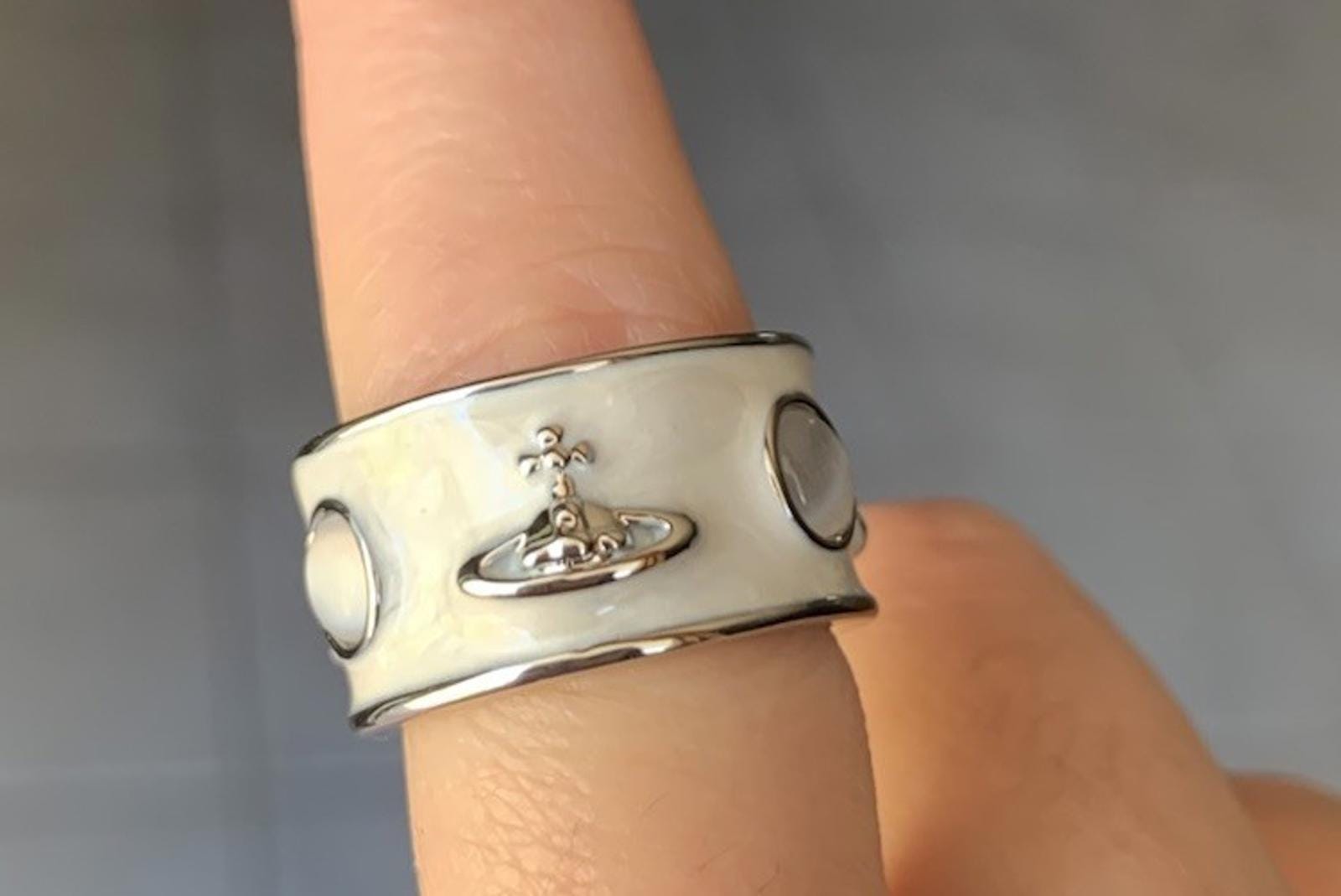 i love it so much 🤍🩰 vivienne westwood silver ismene ring