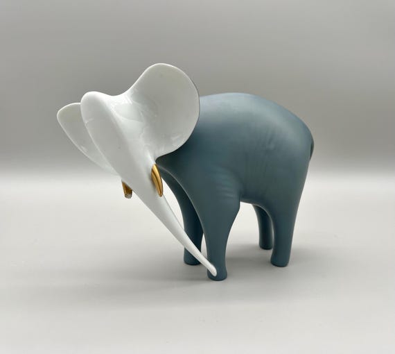 Figura Elefante de porcelana atribuida a JAROSLAV JEZEK