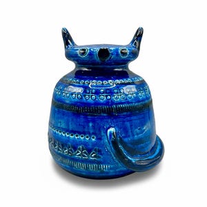 Fat Cat by Bitossi, designed by Aldo Londi ceramic animal figurine rare Rimini Blu model Italy circa 1970s