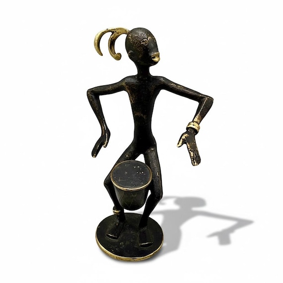 KARL WEILER Pforzheim Figura en bronce Nativo con Tambor