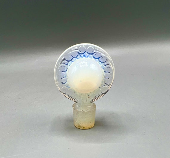 SAKS Fifth Avenue TRESOR De La Mer STOPPER 1939 Sabino Rene Lalique Opalescent Crystal Pearl Very Rare Museum Collection