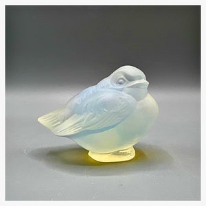 SABINO PARIS France Bird Sparrow Crystal Opalescent Antique Art Nouveau Rare Model Collection