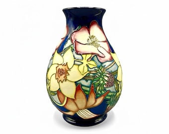 MOORCROFT Pottery「パンジー」花瓶、レイチェル・ビショップデザイン