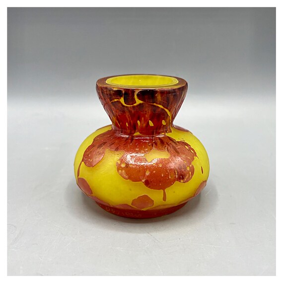 Pequeño Jarrón tipo miniatura por Le Verre Français ca. 1930s
