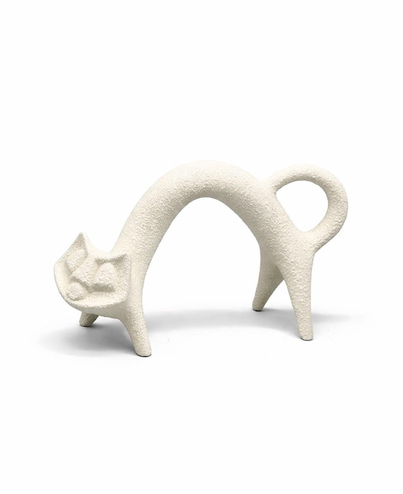 Charming Cat Ceramic Figurine Roberto Rigon Style Stone-like Finish Sandy or Granular Ivory White ca. 80s, Rare Manises Valencia Spain