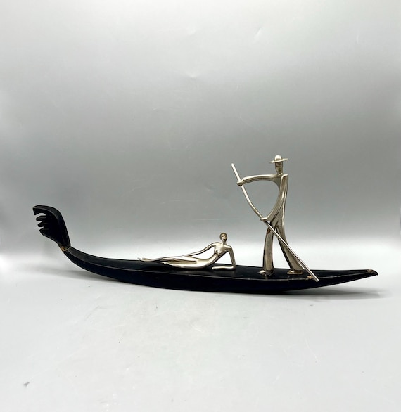 Gondolero en bronce y madera al estilo de KARL HAGENAUER