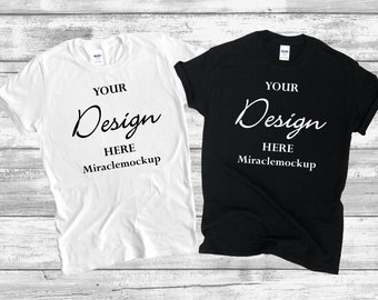 Maqueta de camiseta Gildan 5000: Blanco y negro, diseño de pareja (Descarga digital)