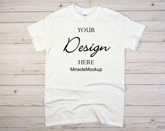 Maqueta de camiseta blanca Gildan 2000: Plantilla de diseño unisex (Descarga digital)