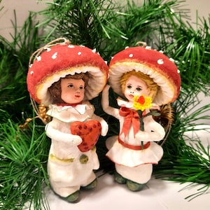 2er Set Pilze, Baumwollgarn Pilz Spielzeug Märchenhafte Pilzdekoration, Pilz Mädchen und Jungen Figuren, Fliegenpilz Weihnachtsdekoration