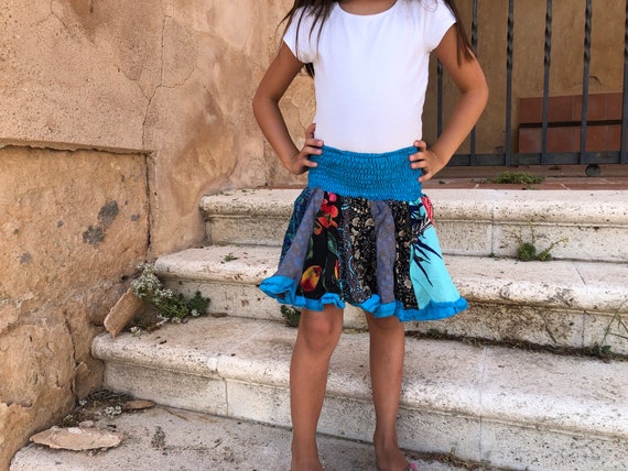 Belle fille top en jupe