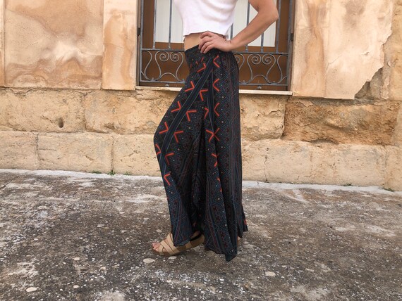 Pantalon droit avec ouverture en bas. Pantalon a imprimes ethniques. Etsy France