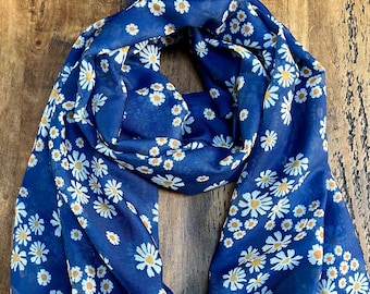 Beautiful Ditsy Daisy Print Scarf - Navy Blue