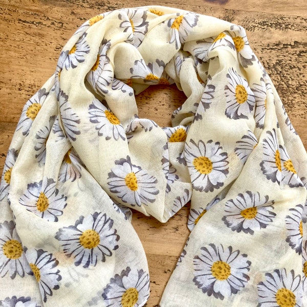 Daisy Print Scarf - Pale Yellow