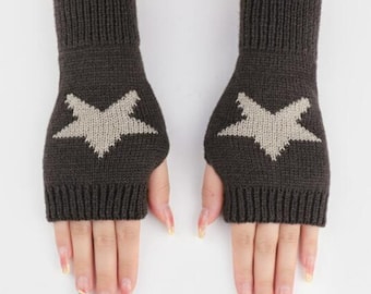 Warm Woolly Fingerless Star Print Gloves - Charcoal Grey