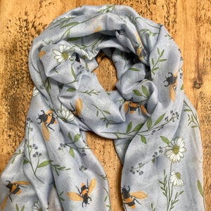 Gorgeous Spring Garden Bee Print Scarf - Blue Grey