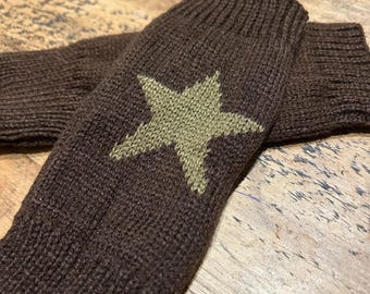 Warm Woolly Fingerless Star Print Gloves - Chocolate